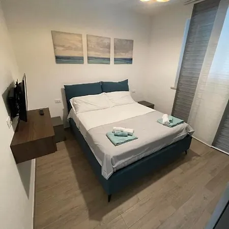 Apartment Trilo Fabio - Vista Mare Aria Condizionata Posto Auto E Wifi In Centro A *