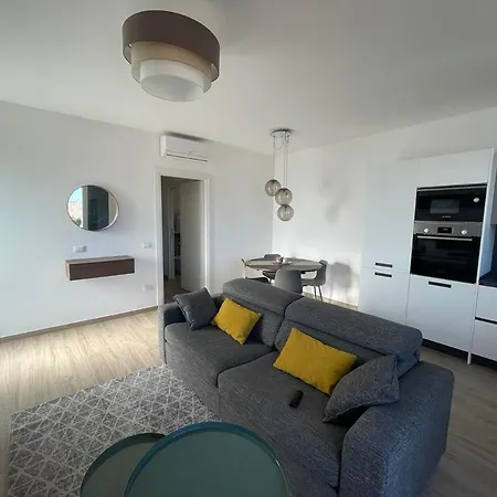 Trilo Fabio - Vista Mare Aria Condizionata Posto Auto E Wifi In Centro A Apartamento